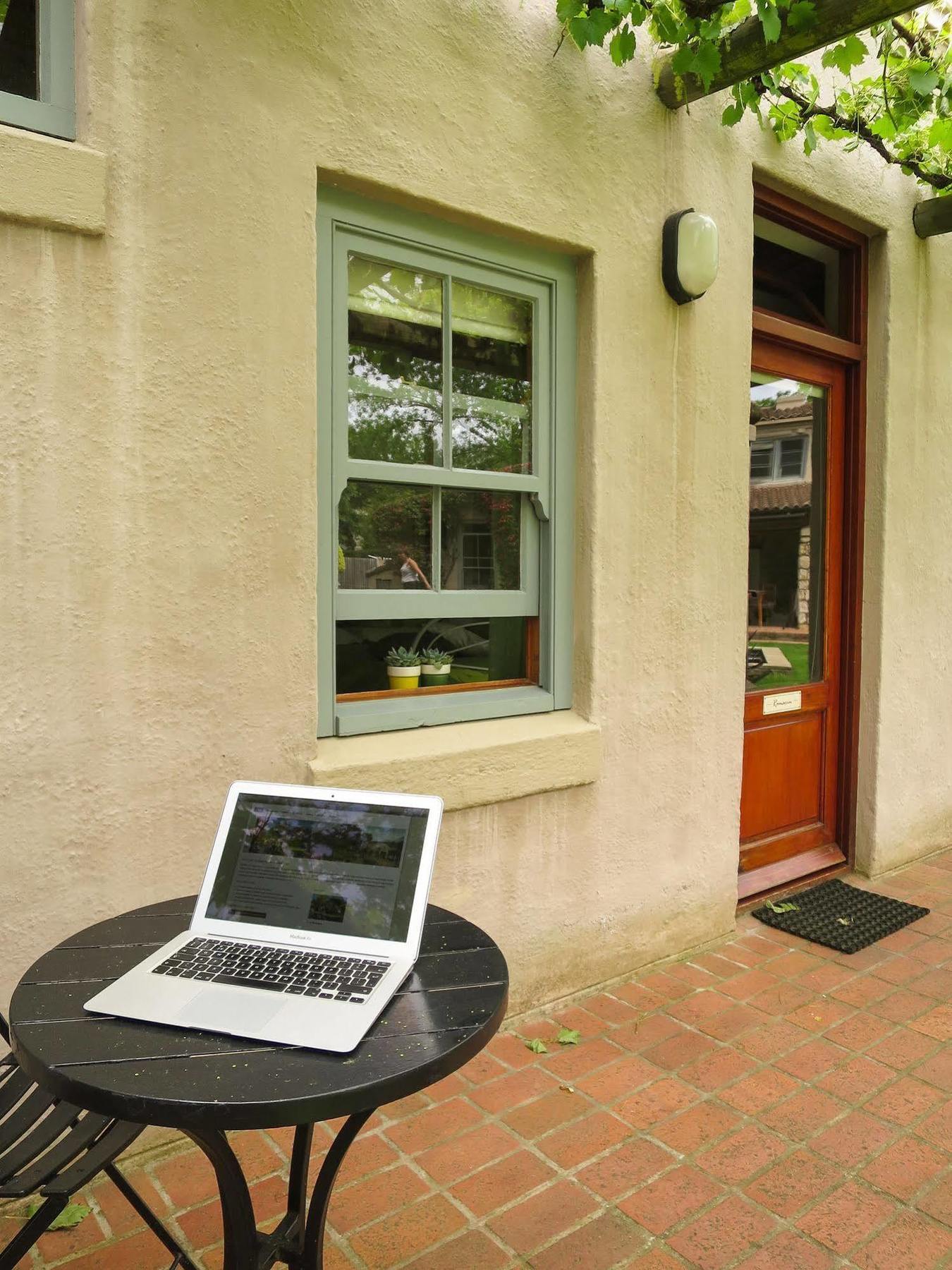 Babette Bed And Breakfast สเวลเลนดาม ภายนอก รูปภาพ
